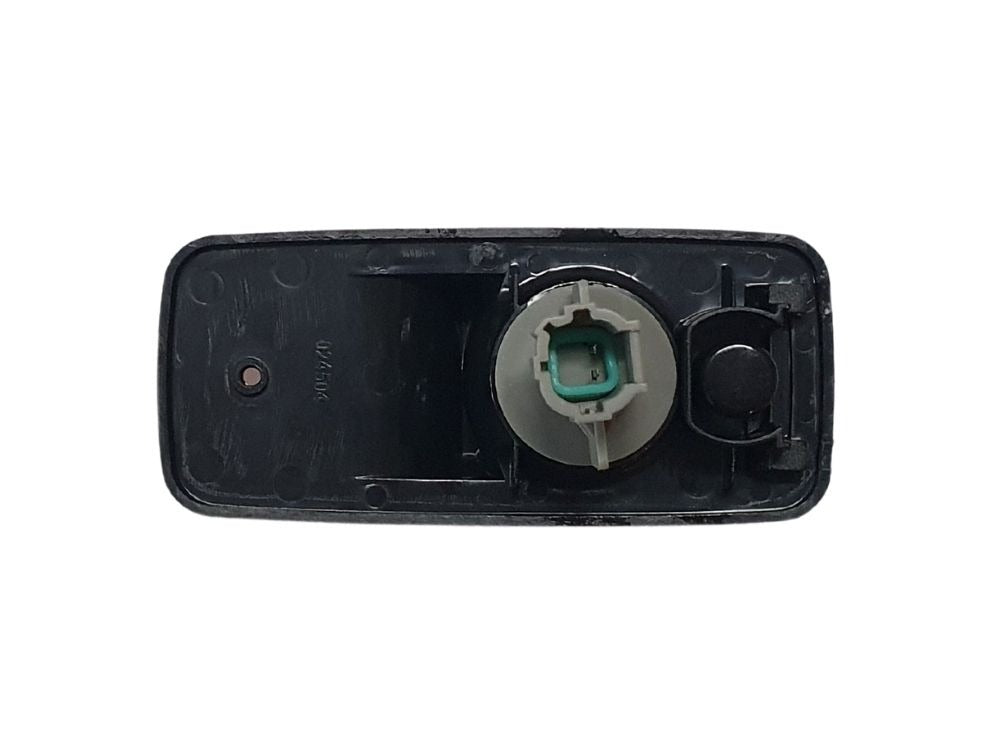 Nissan-UD Croner Door Flasher Right Hand / Left Hand – Amber – PD/PK (2020-2025) image 2