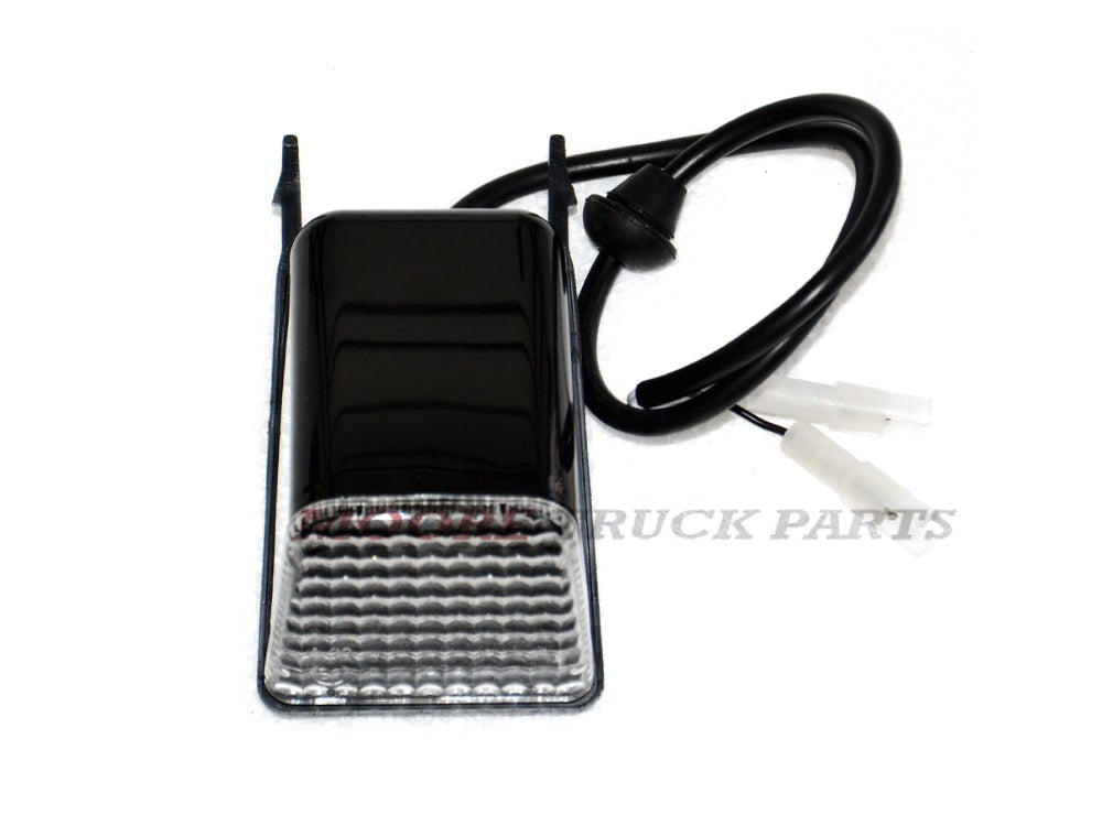 Volvo Version 2 Clearance Light – White – Middle – Roof Mounted – FH/FM (2002-2007) image 1
