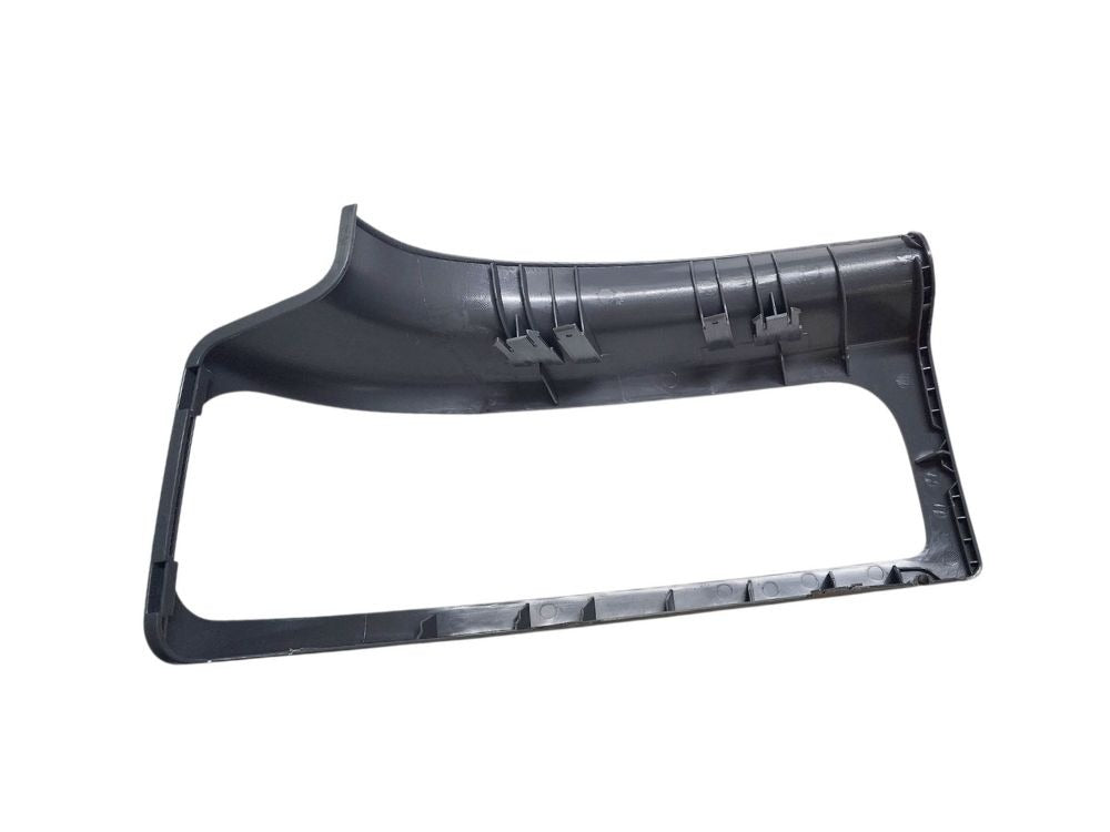 Renault Midlum HeadLamp Rim Left Hand- 1st/2nd Gen (2000-2013) image 3
