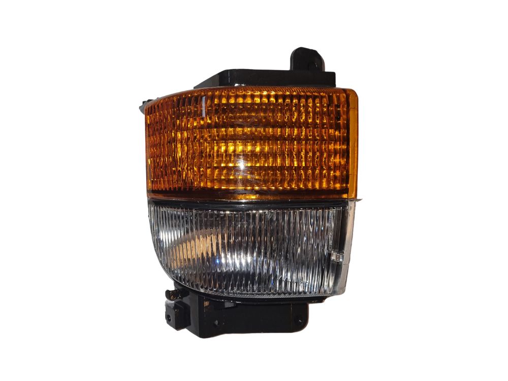 Nissan UD Park Lamp With Flasher R/H (Right Hand) – CW (02-04/08) product image