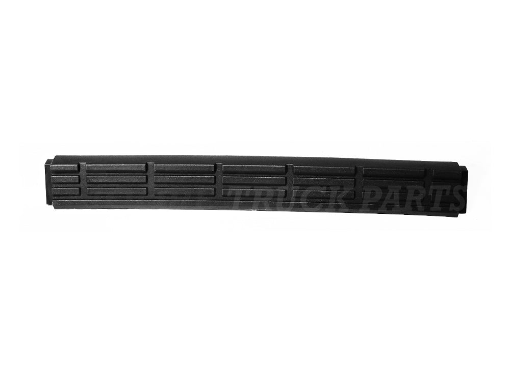 Nissan UD Front Bumper Bar Centre Step Tread – Quon Nissan UD CK / CW / PD / PW / GK / GW (07-16) product image