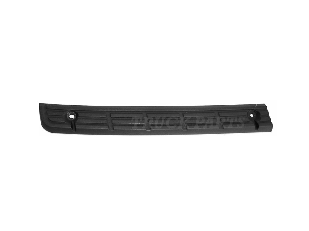 Nissan UD Front Bumper Bar Mould R/H (Right Hand) R/H (Right Hand) – Top Step Tread – Quon Nissan UD CK / CW / PD / PW / GK…