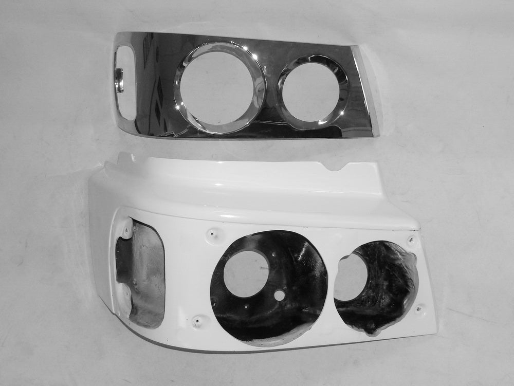 Freightliner Argosy Gen 1/Gen 2 (1999–2020) – HeadLamp Garnish Right Hand – Chrome – Argosy