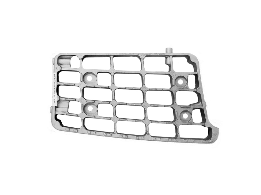 Hino Step Plate R/H = L/H (Right Hand = Left Hand) – Alloy Middle = Lower – 700 Series (04-18) product image