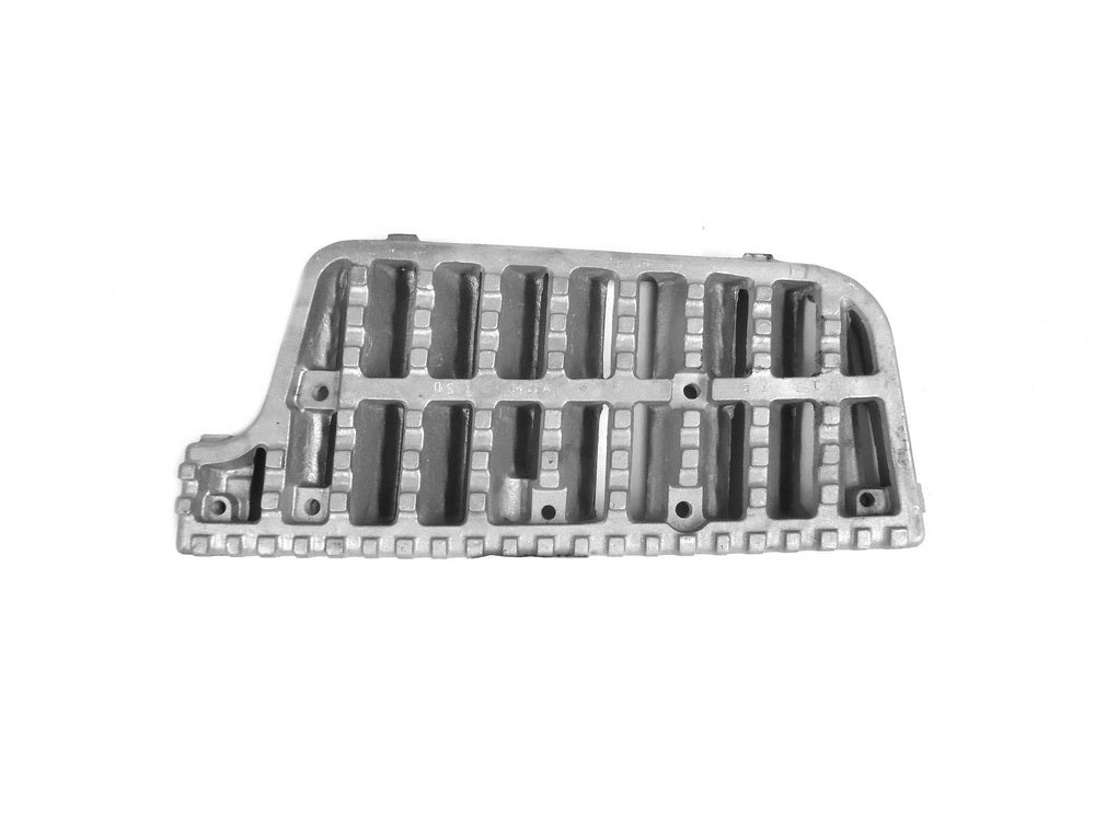 Isuzu Step Plate R/H (Right Hand) – Lower – CX/EX – Giga (94-17) product image