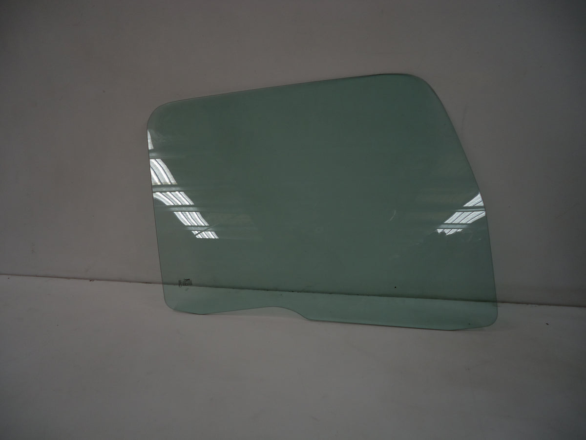 Isuzu Front Door Glass R/H (Right Hand) – CX/EX – Giga (94-17) product image