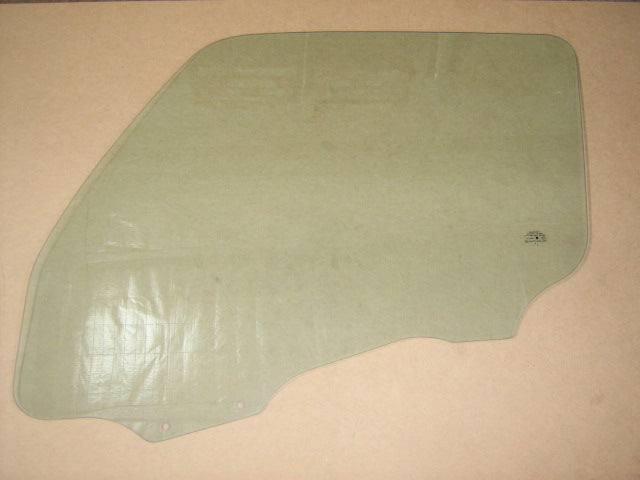 Mitsubishi Fuso Front Door Glass L/H (Left Hand) – Without Vent – FE5/FB5/FE6 (95-05) product image