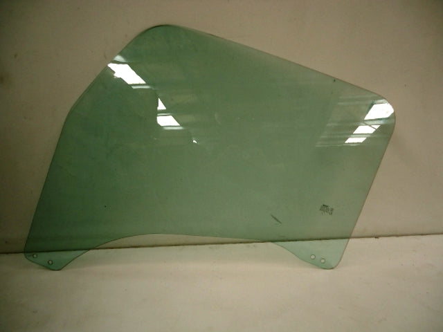 Mitsubishi Fuso Front Door Glass L/H (Left Hand) – FE7/FE8 (05-11) product image