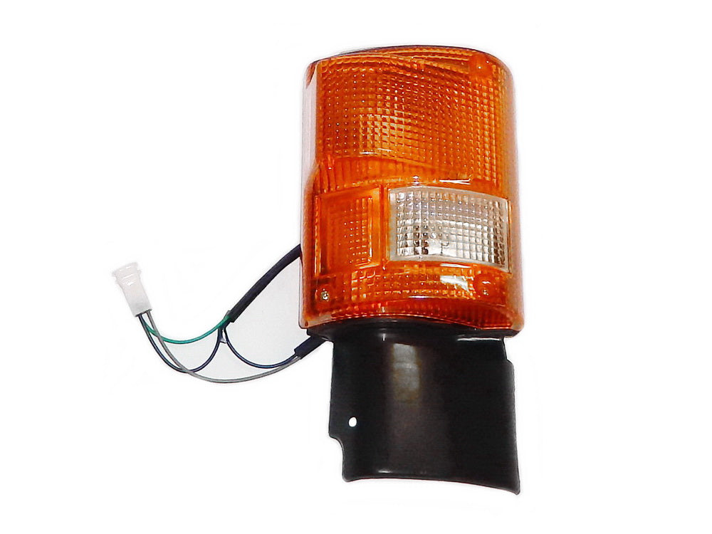 Mitsubishi Fuso Park Lamp/Flasher R/H (Right Hand) – With Square Plug – FS4/FP4/FV4 (84-98) product image