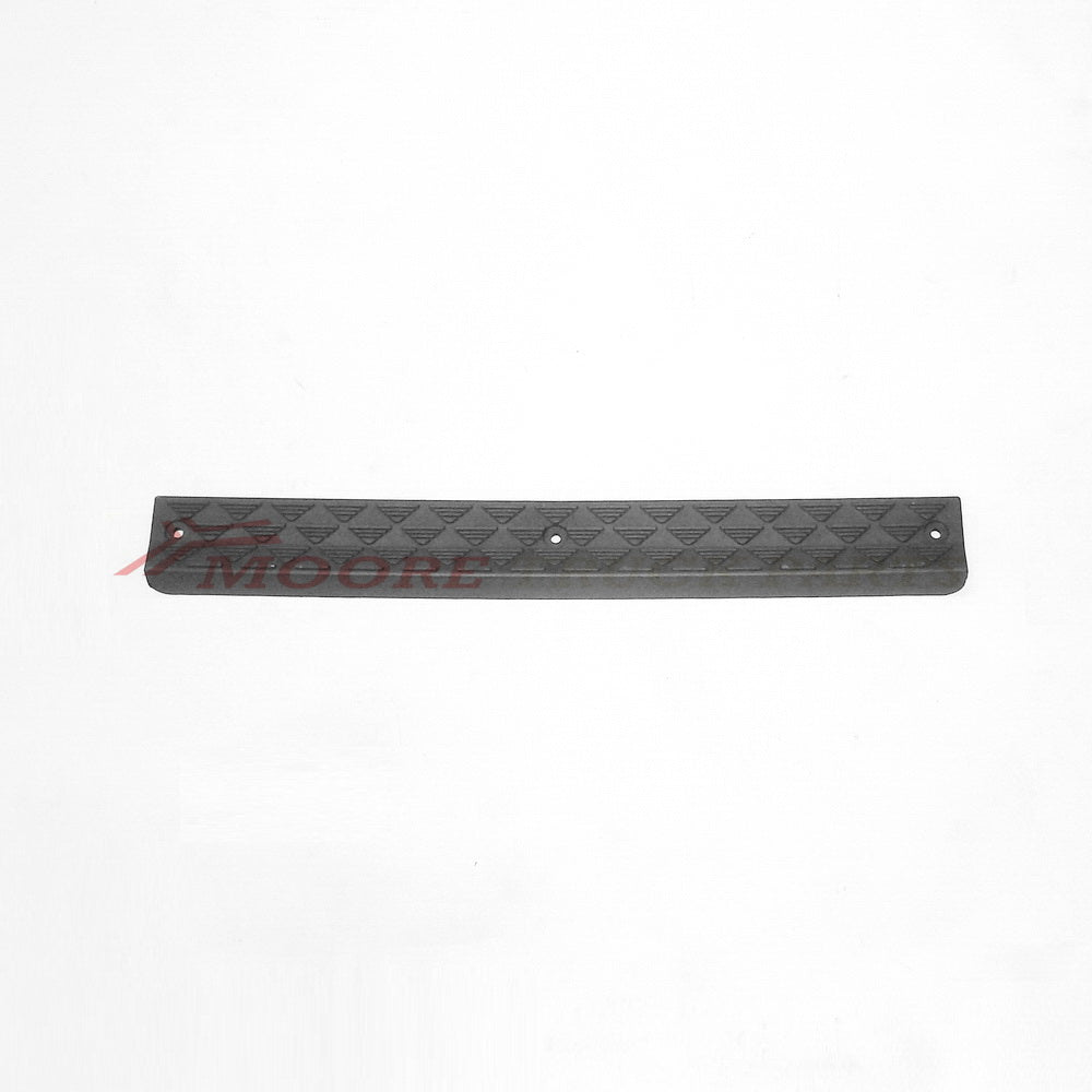 Mitsubishi Fuso Front Bumper Bar Protector – On Top Edge – FS5/FP5/FV5 (98-11) product image