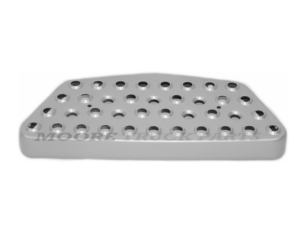 MAN Step Plate R/H = L/H (Right Hand = Left Hand) – Middle – Also Twin Step Upper – TGL/TGM (05-14) product image