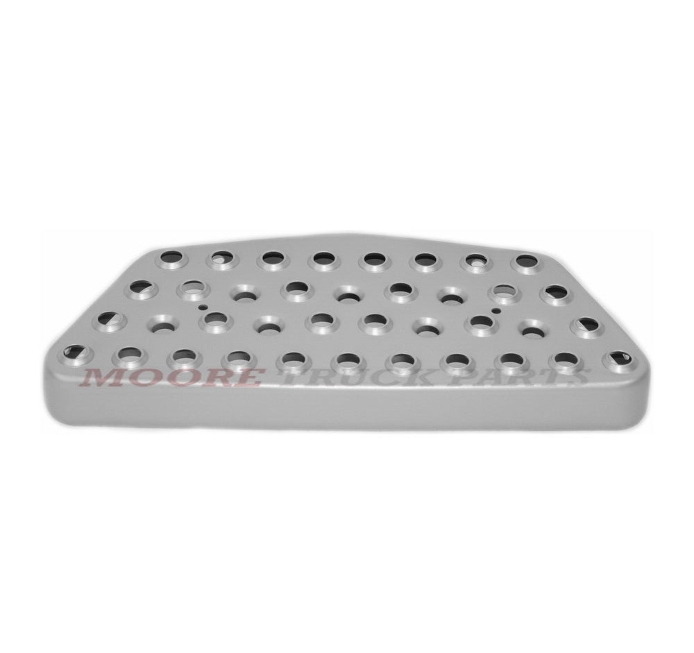 MAN Step Plate R/H = L/H (Right Hand = Left Hand) – Upper – TGS (07-14) product image