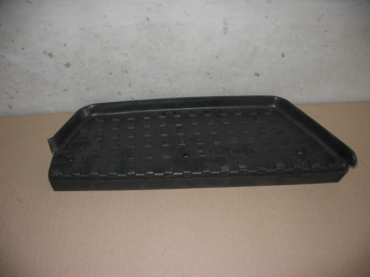 Mitsubishi Fuso Step Plate L/H (Left Hand) – Support Panel – FS4/FP4/FV4 (84-98) product image