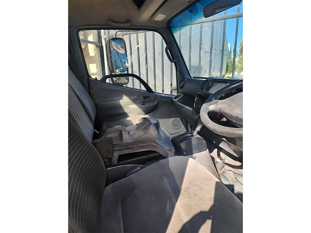 Hino Dutro/300 Series (XZU6) Cabin Shell – Narrow Cab – Automatic – 2011-On (CQ4523) image 12