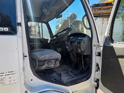 Nissan UD (PK) Cabin Shell – Wide Cab – Manual – 2006 (CJ5883) image 4