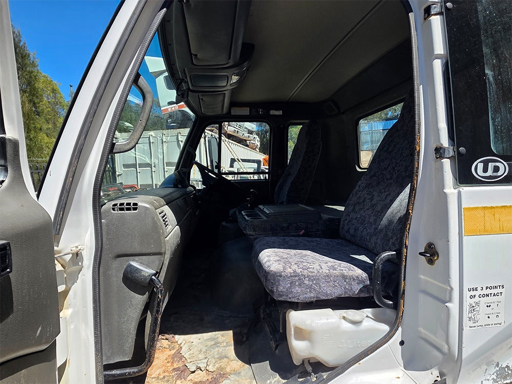 Nissan UD (PK) Cabin Shell – Wide Cab – Manual – 2006 (CJ5883) image 8
