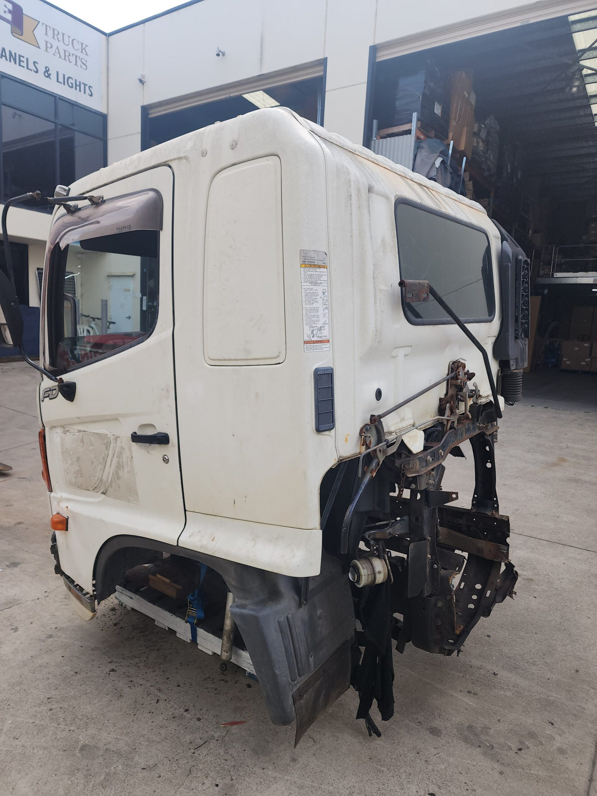 Hino Ranger Pro (FD/FE/GD) Cabin Shell – Narrow Cab – Manual – 2003-2011 (CL2750) image 2