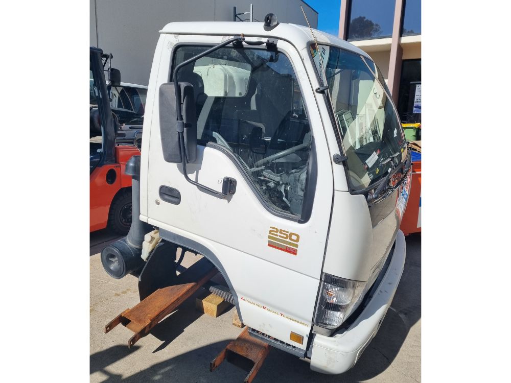 Isuzu N Series (NPR) Cabin Shell – Wide Cab – Auto – 2004-2008 (BW2594) image 2