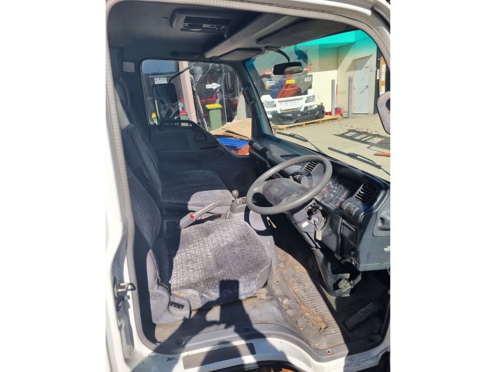 Isuzu N Series (NPR) Cabin Shell – Wide Cab – Auto – 2004-2008 (BW2594) image 5