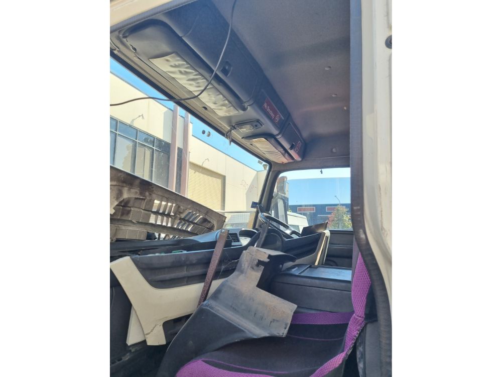 Isuzu F Series (FRR) Cabin Shell – Manual – 1996-2007 (BX1927) image 7