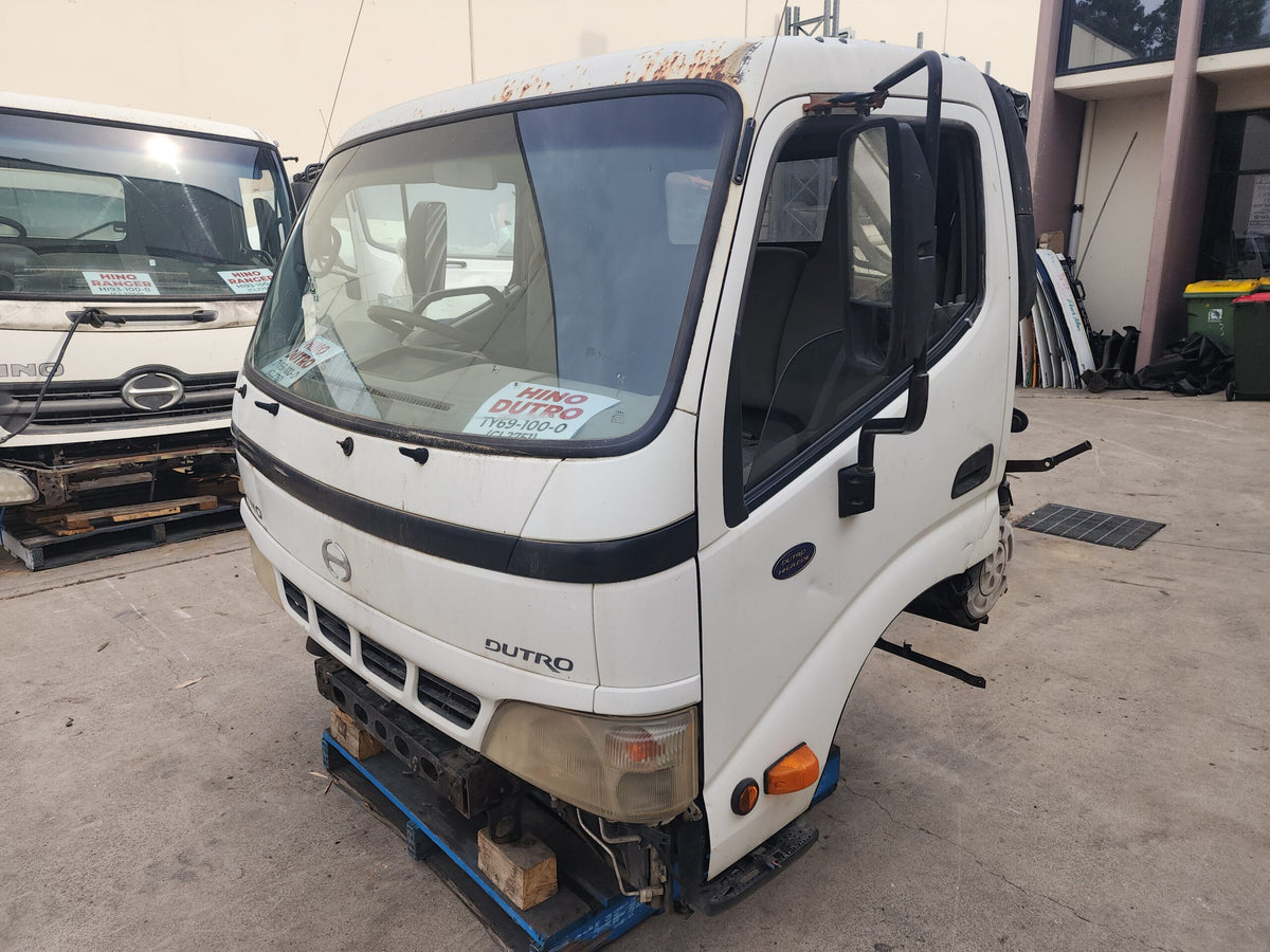 Hino Dutro (XZU4) Cabin Shell – Wide Cab – Manual – 2003-2011 (CL2751) image 2