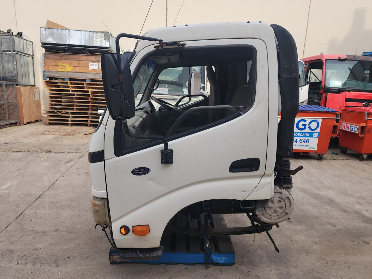 Hino Dutro (XZU4) Cabin Shell – Wide Cab – Manual – 2003-2011 (CL2751) image 3