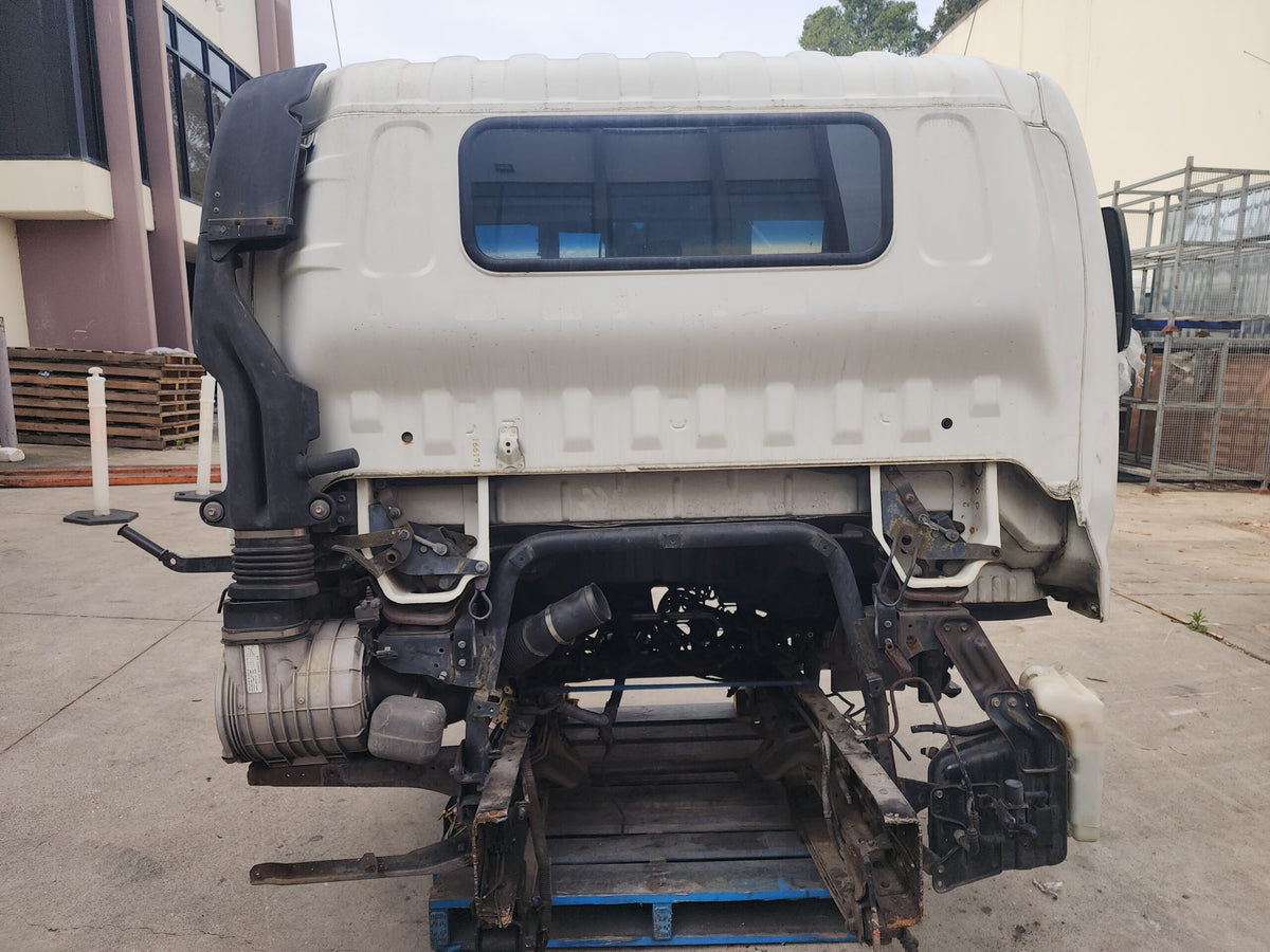 Hino Dutro (XZU4) Cabin Shell – Wide Cab – Manual – 2003-2011 (CL2751) image 4