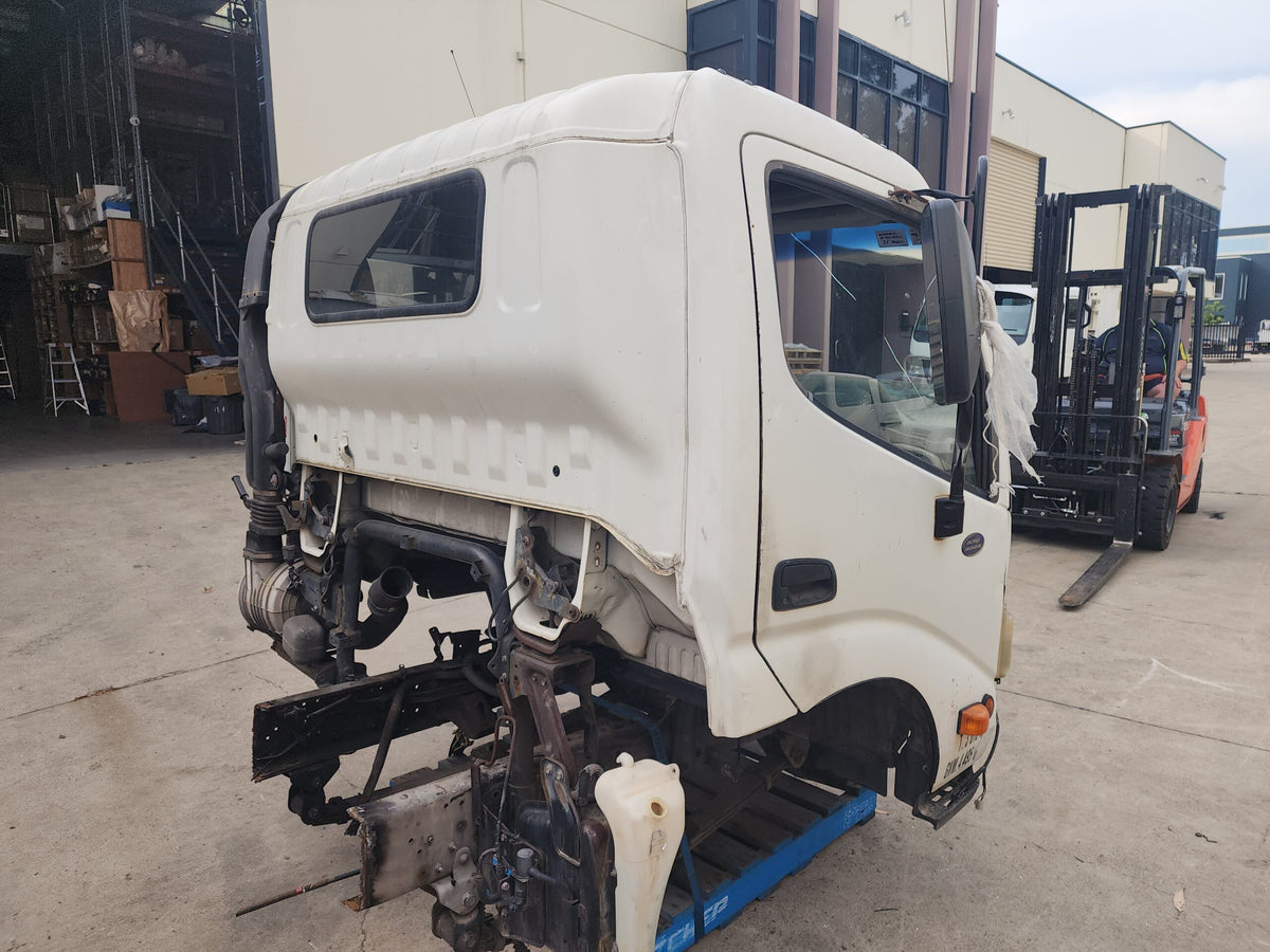 Hino Dutro (XZU4) Cabin Shell – Wide Cab – Manual – 2003-2011 (CL2751) image 5