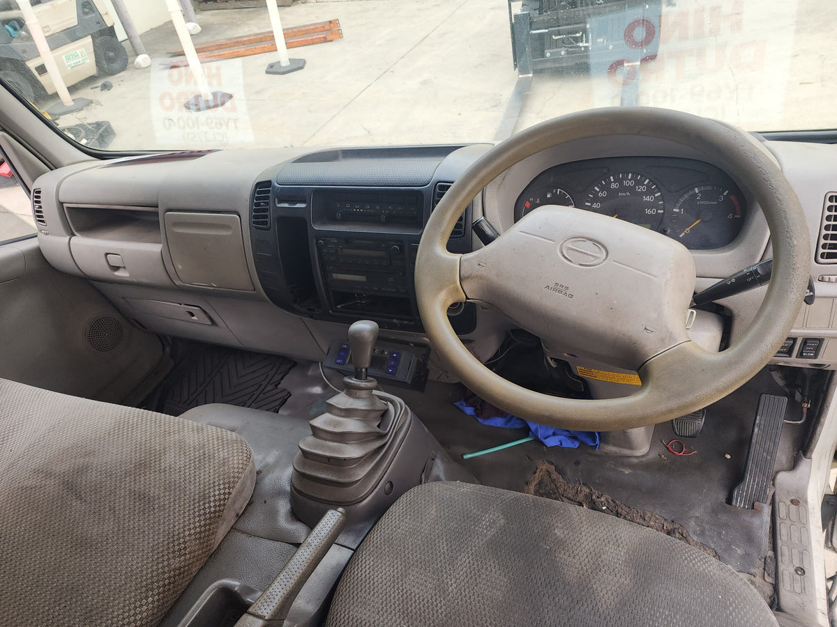 Hino Dutro (XZU4) Cabin Shell – Wide Cab – Manual – 2003-2011 (CL2751) image 8