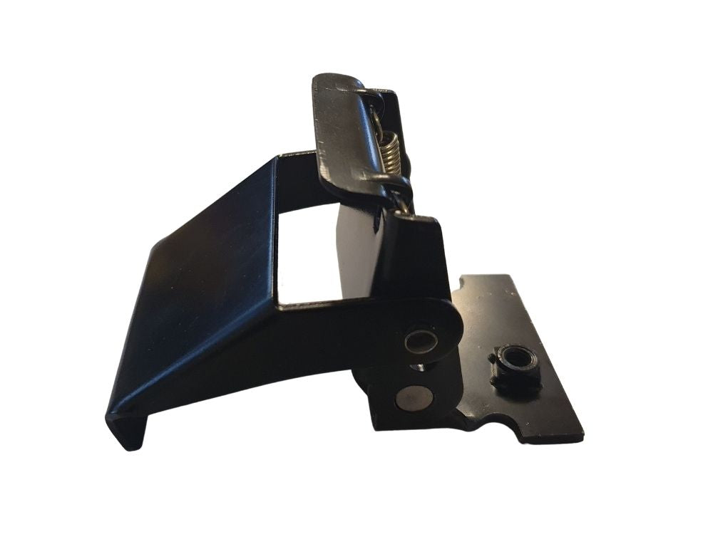 Scania Series 4 Mud Guard Clamp – P/R Cab (1997-2005) image 1