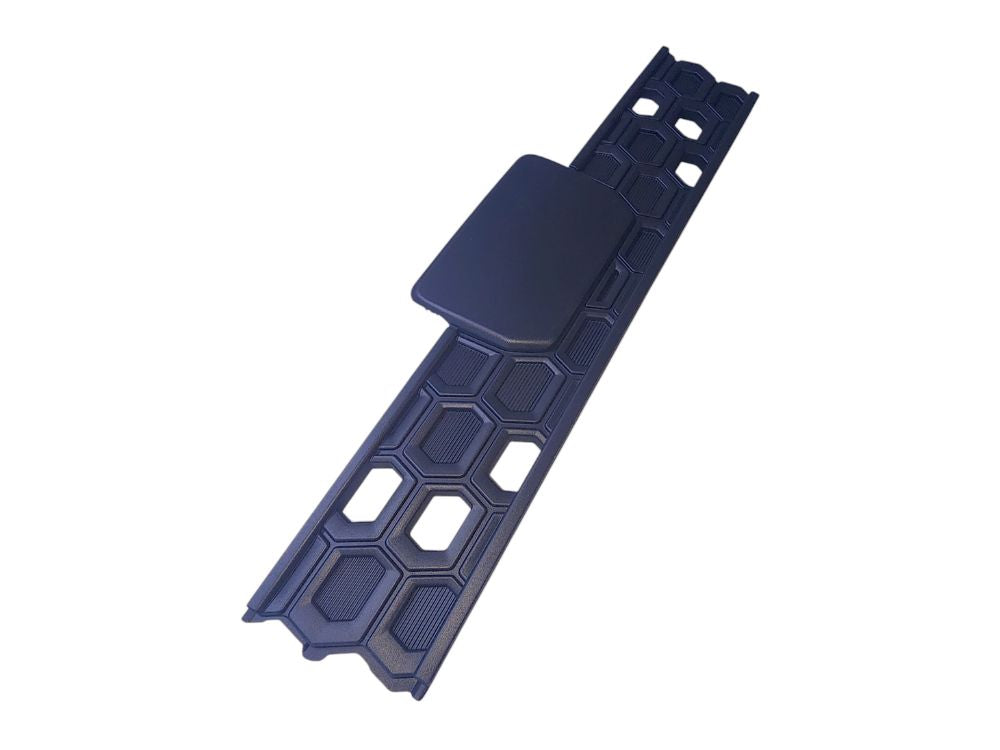 Mitsubishi/Fuso Canter Front Bumper Bar Centre Garnish – FEA/FEB/FEC/FG (2024-On) image 2