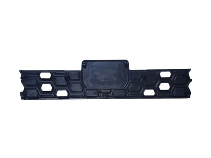 Mitsubishi/Fuso Canter Front Bumper Bar Centre Garnish – FEA/FEB/FEC/FG (2024-On) image 3