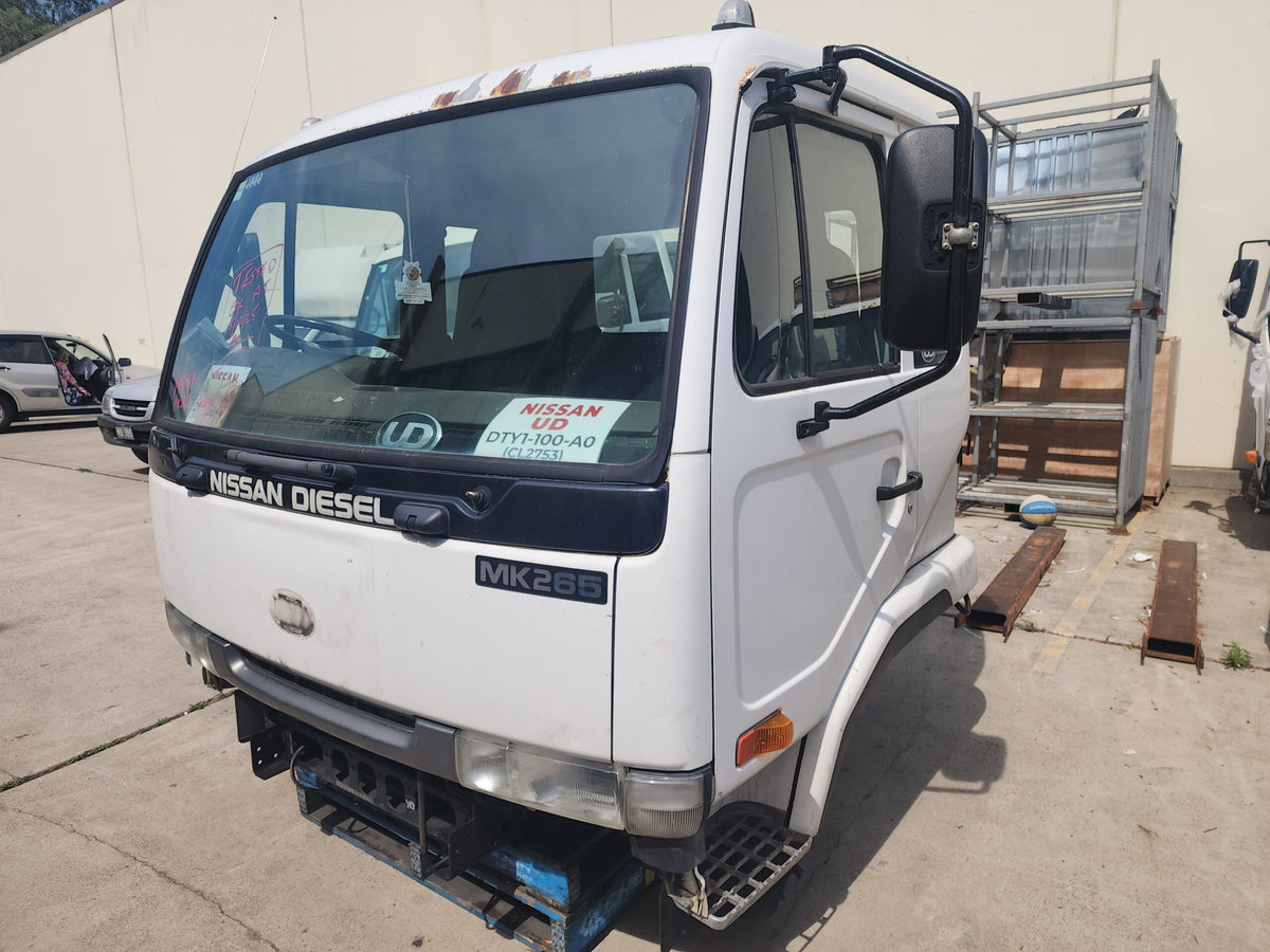 Nissan UD (MK/LK) Cabin Shell – Narrow Cab – Manual – Early (CL2753) image 2