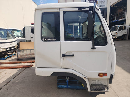 Nissan UD (MK/LK) Cabin Shell – Narrow Cab – Manual – Early (CL2753) image 3