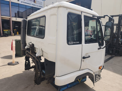 Nissan UD (MK/LK) Cabin Shell – Narrow Cab – Manual – Early (CL2753) image 6