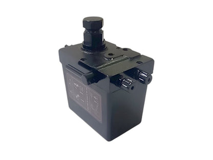 Mercedes Axor Cabin Tilt Pump (1998-2004) image 1
