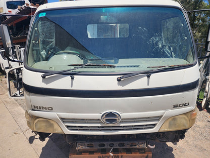 Hino Dutro (XZU4) Cabin Shell – Wide Cab – Manual – 2003-2011 (CN5736) image 1