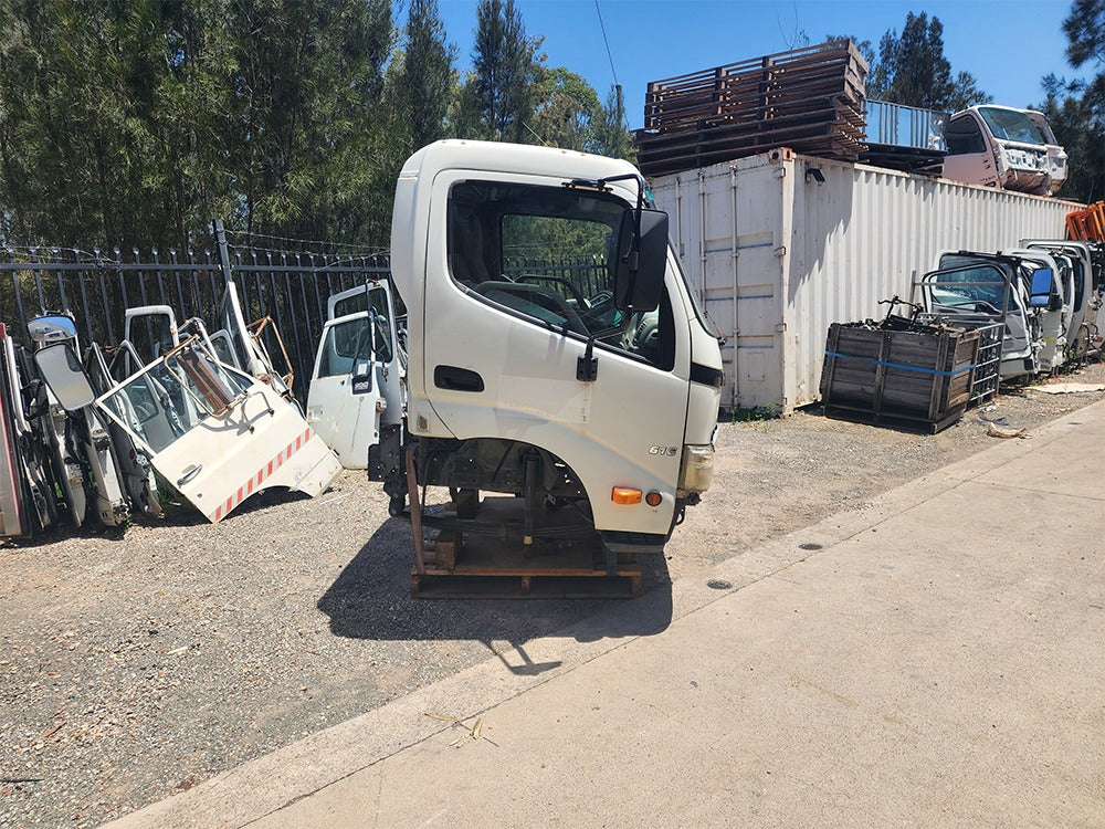 Hino Dutro (XZU4) Cabin Shell – Wide Cab – Manual – 2003-2011 (CN5736) image 2