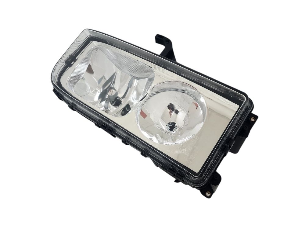 Mercedes Axor HeadLamp Right Hand (1998-2004) image 2