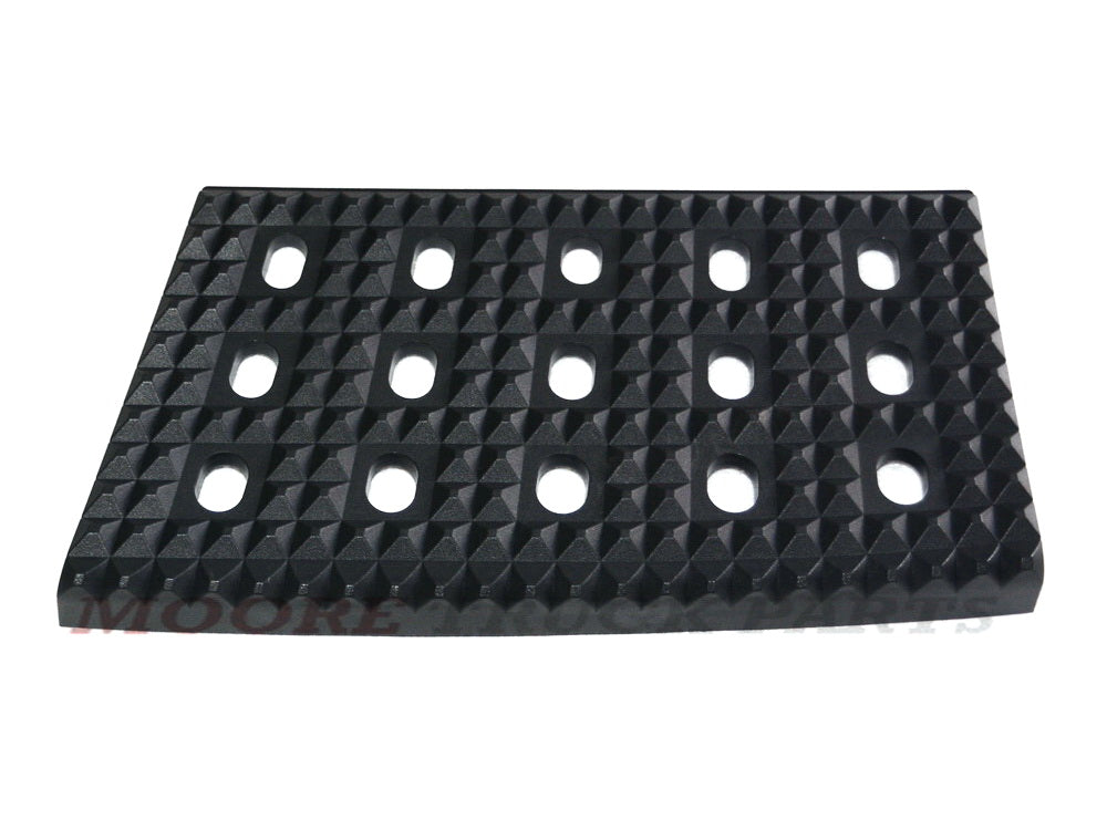 Iveco Stralis Step Plate Right Hand – Upper – Pltic – Dark Grey – AT/AD (2004-2008) image 1
