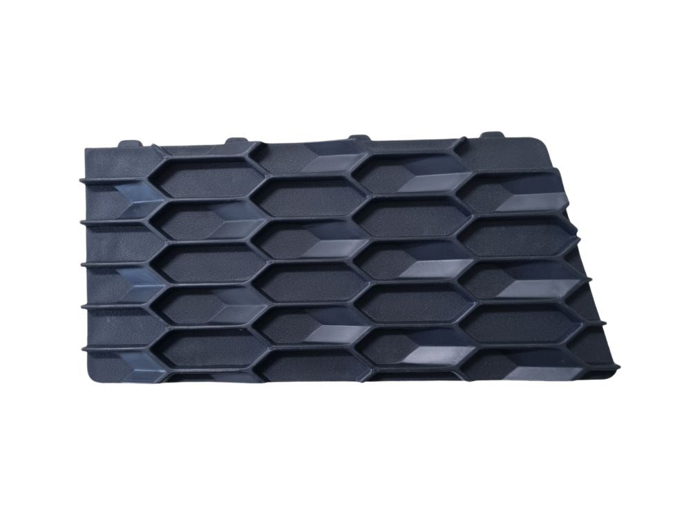 Volvo Version 5 Grille Garnish Right Hand – Lower – FM (2020-On) image 1