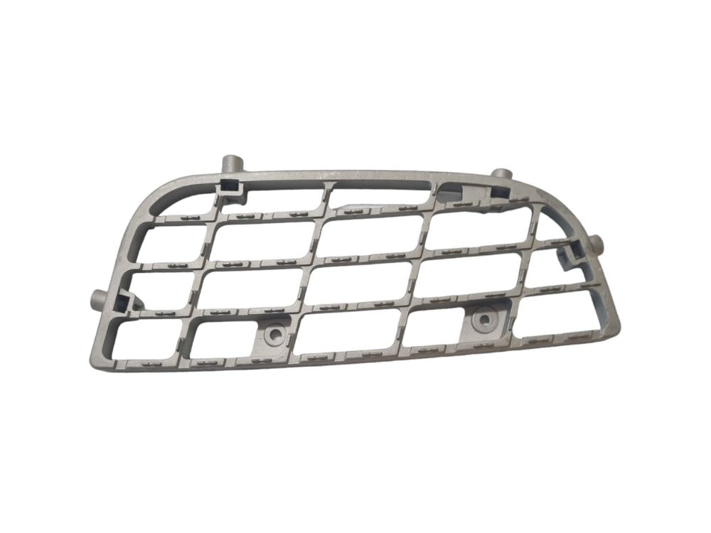 Nissan-UD Quon Step Plate Right Hand – Upper – CK/CW/PD/PW/GK/GW (2017-On) image 1