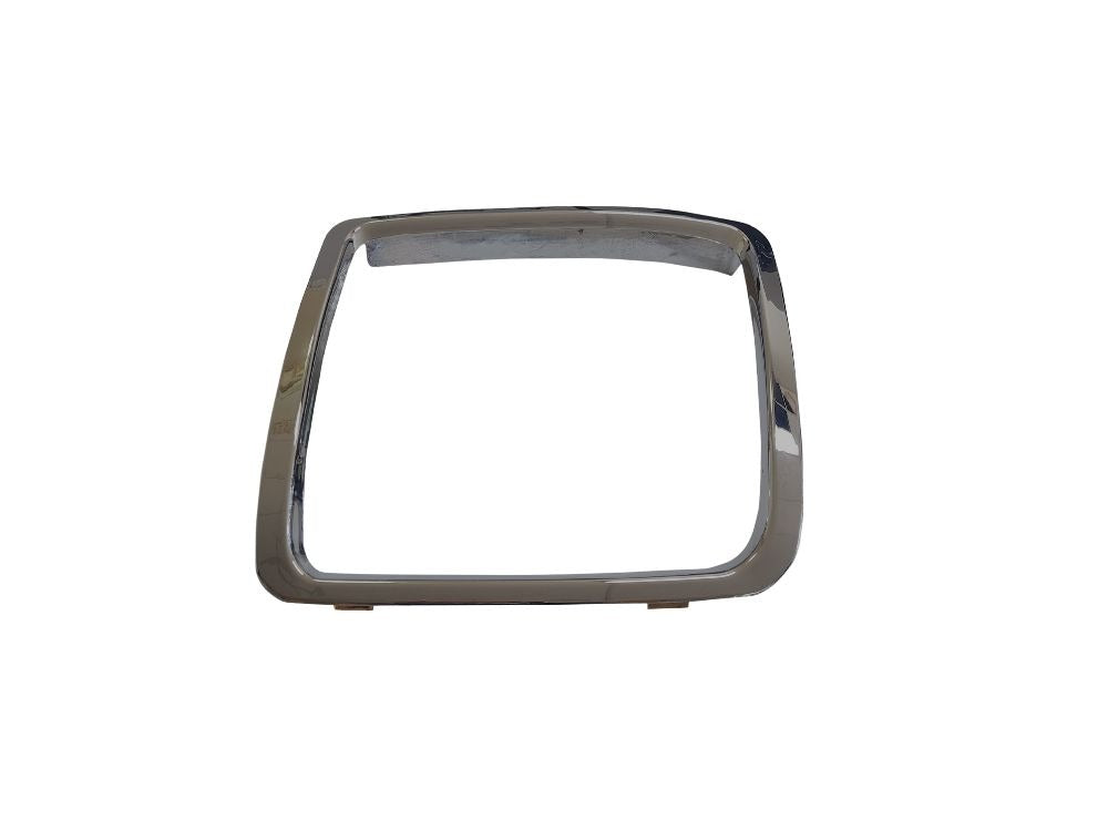 Isuzu F Series HeadLamp Garnish Right Hand – Chrome – Front Bumper Bar – Large – FTR/FVD/FVL/FVM/FVR/FVZ/FVY/FXY/FXZ/FYH/FTS 4×4 (2008-On) image 1