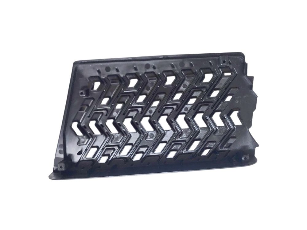 Volvo Version 5 Step Plate Plastic Right Hand – Lower – No Holes – FM (2020-On) image 4