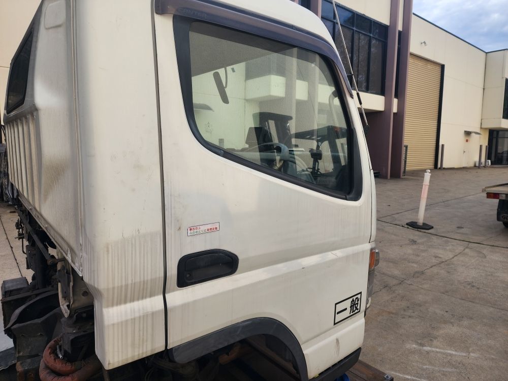 Mitsubishi/Fuso Canter Cabin Shell – Wide Cab – Auto – 2005-2011 (CQ4609) image 5