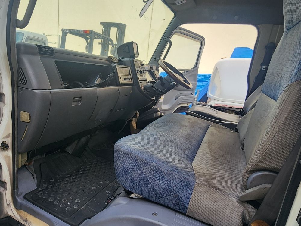 Mitsubishi/Fuso Canter Cabin Shell – Wide Cab – Auto – 2005-2011 (CQ4609) image 11