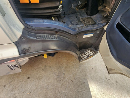 Hino Ranger Pro (FD/FE/GD) Cabin Shell – Narrow Cab – Manual – 2003-2011 (CQ4606) image 13