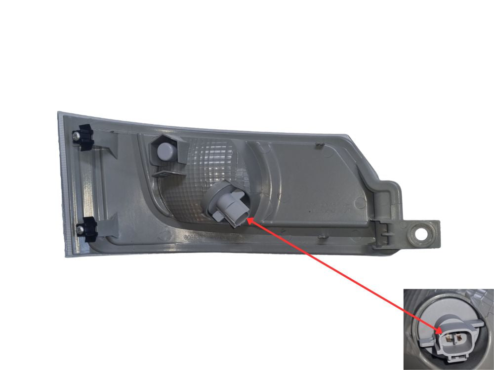 Isuzu F Series Corner Lamp Left Hand – FRD/FRR/FSD/FSR/FTR/FSS 4X4/(07/2021-On) image 2