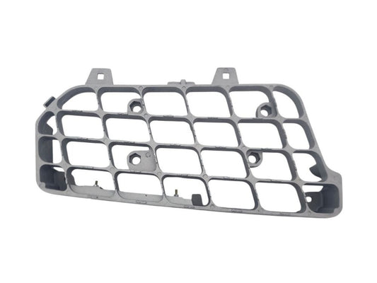 Mitsubishi/Fuso Shogun Step Plate Left Hand – Lower – With Reflector – Alloy – 360/400/460/530 (2018-On) image 1