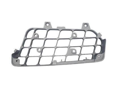 Mitsubishi/Fuso Shogun Step Plate Left Hand – Lower – With Reflector – Alloy – 360/400/460/530 (2018-On) image 3